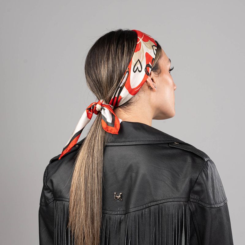 panoleta-carre-paraiso-amor-70x70-foulard_2