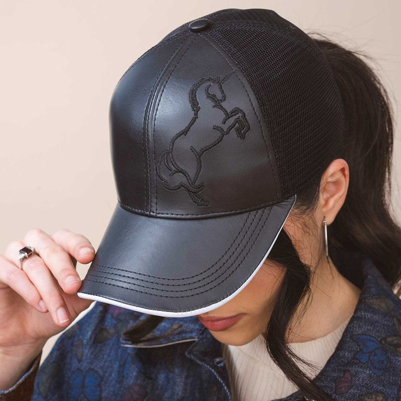 gorra-beisbolera-unicornio-negro-milliner_9